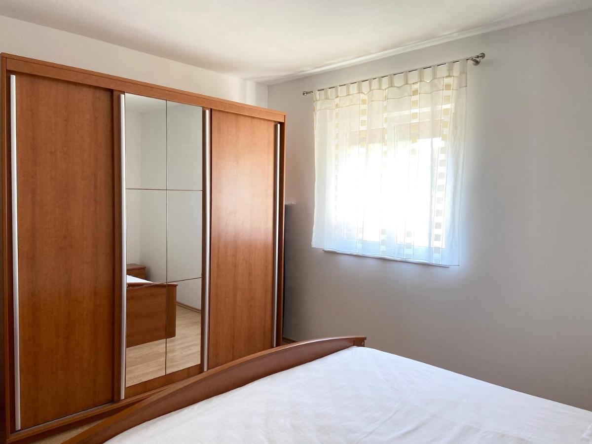 Apartments Pijaza Banjol Εξωτερικό φωτογραφία