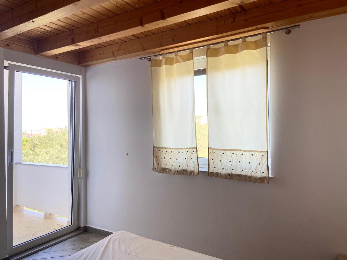 Apartments Pijaza Banjol Εξωτερικό φωτογραφία