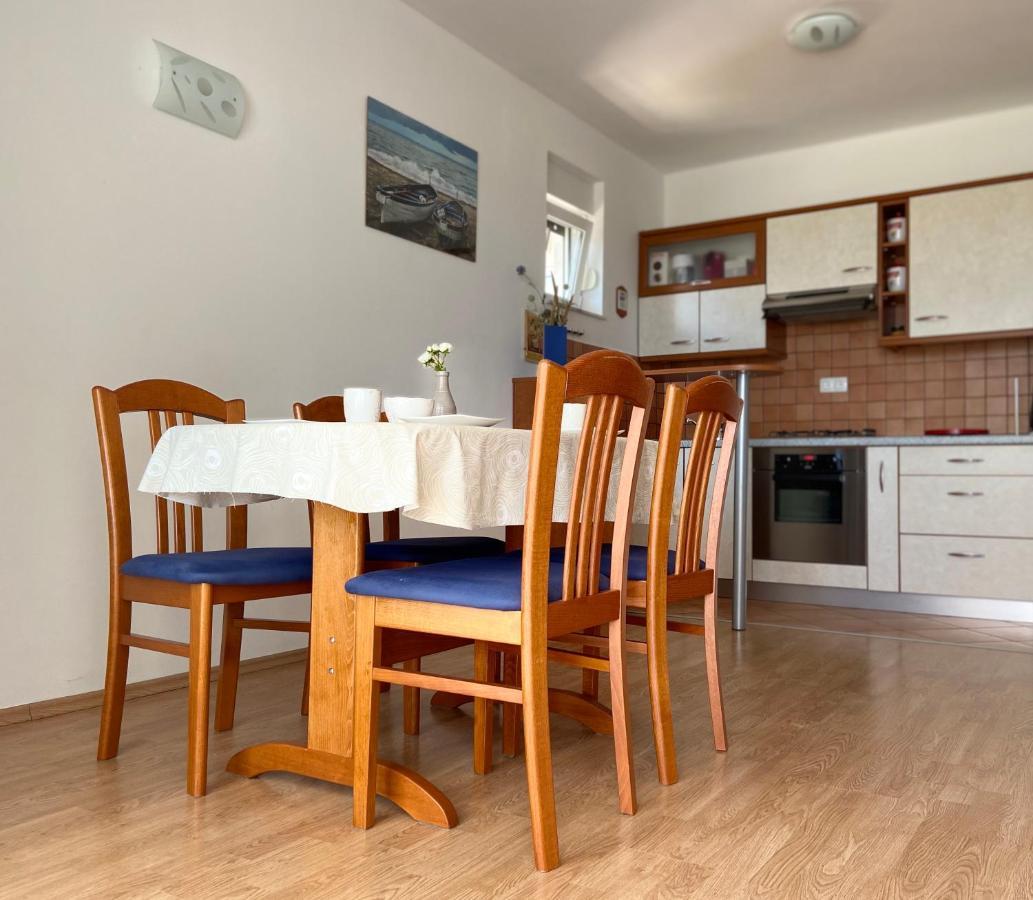 Apartments Pijaza Banjol Εξωτερικό φωτογραφία