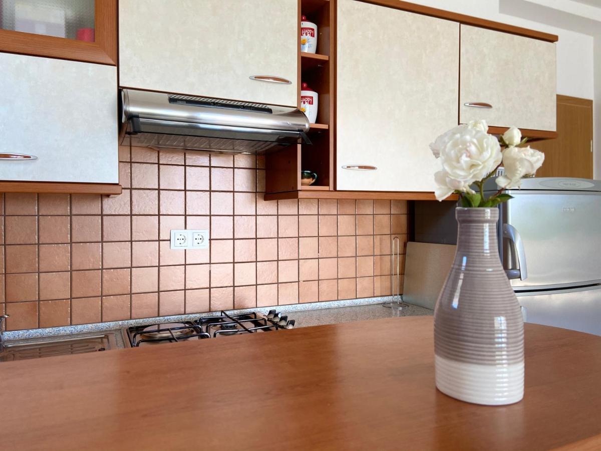 Apartments Pijaza Banjol Εξωτερικό φωτογραφία